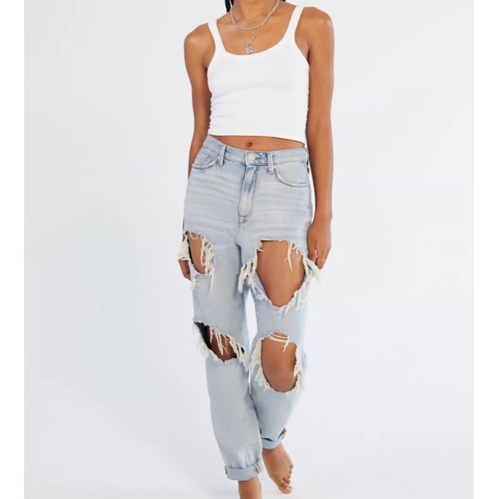 URBAN HIGH WAISTED MOM JEANS